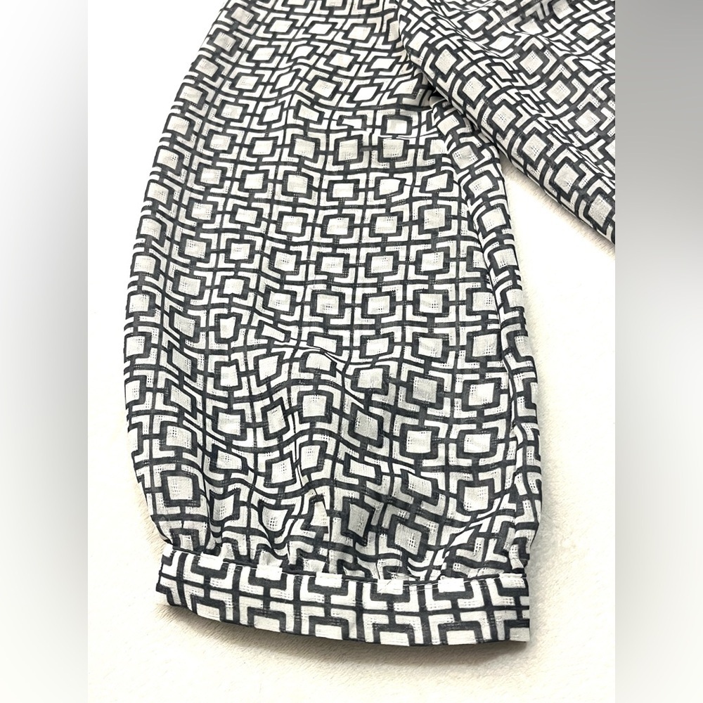 Banana Republic Women’s Sheer Gray and White Geometric 3/4 Sleeve Shirt Blouse - Picture 4 of 16